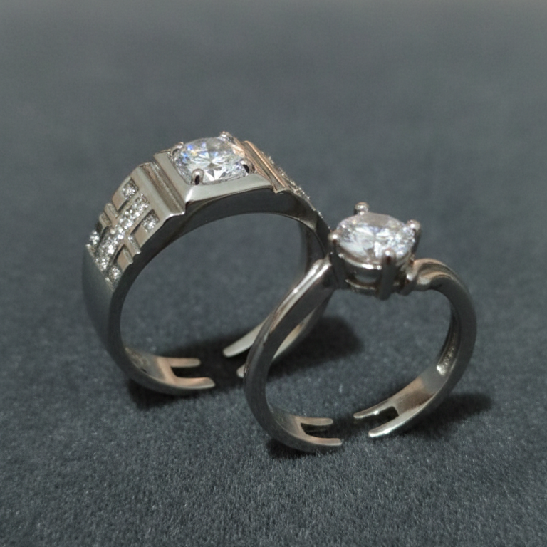Alloy Adjustable Couple Ring – Stylish Matching Unisex Rings for Lovers (With Box)